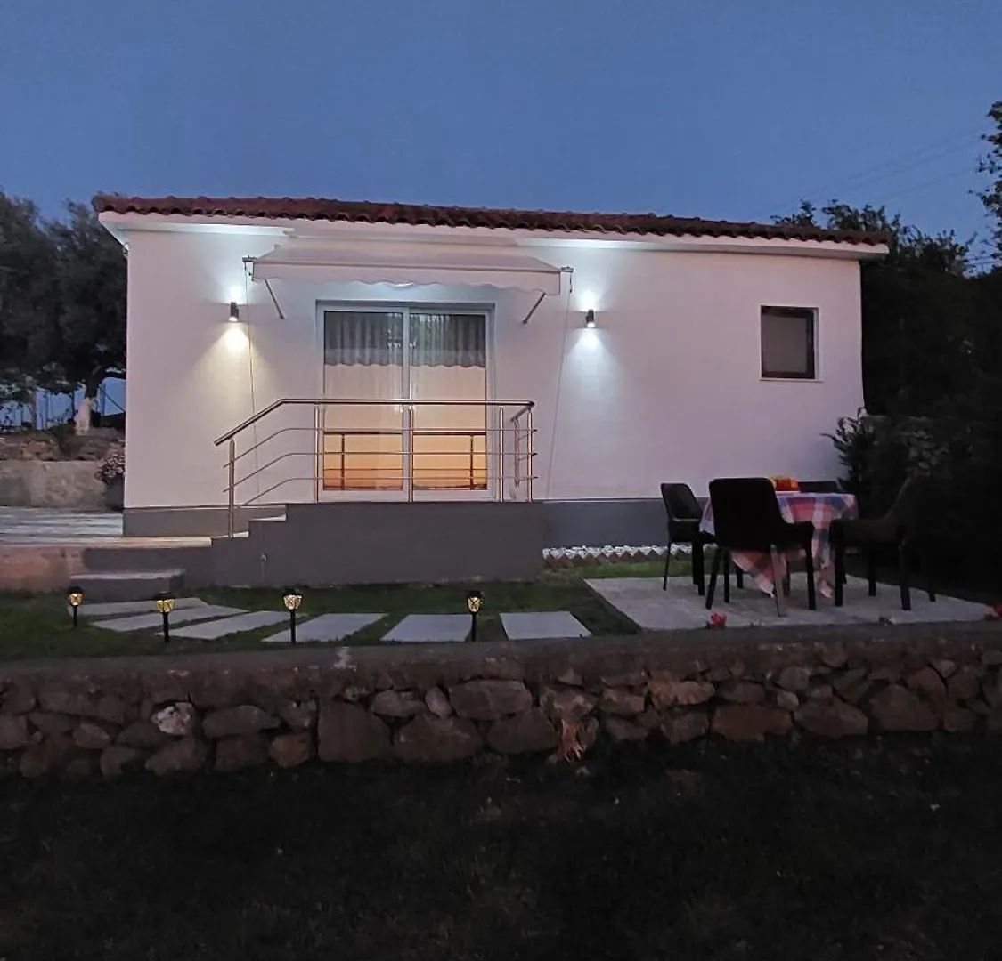 R&R Gesthouse Hotel Shiroka 0*,  Albania